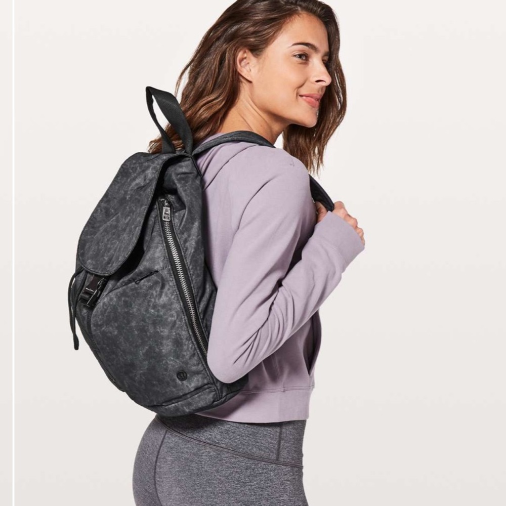 Lululemon Carry Onward Rucksack Backpack NWOT - Picture 3 of 15